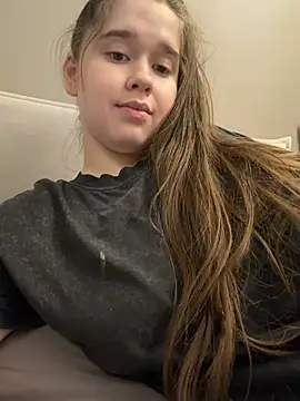 HornyGirlH