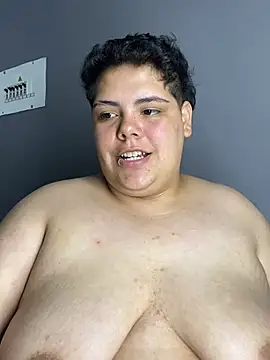 Hailey_Curvy webcam