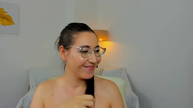 Kylie_Kathy live cam on StripChat