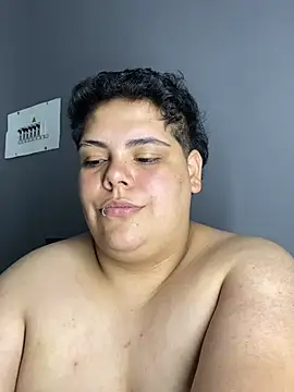Hailey_Curvy webcam