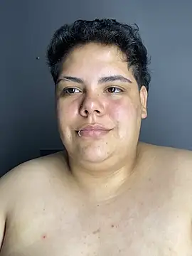 Hailey_Curvy webcam