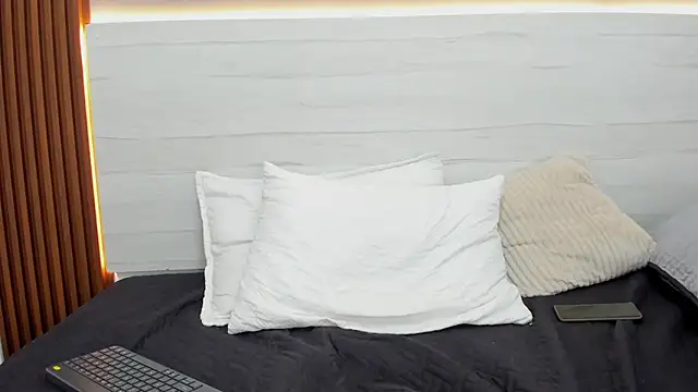 Lois_stone webcam
