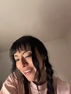 kaithra live cam on StripChat