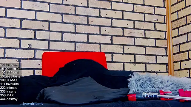 IvoryDreams live cam on StripChat