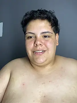 Hailey_Curvy webcam