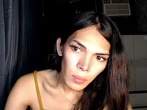 GORGEOUS_CARMEE webcam