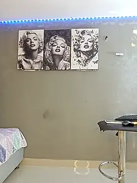 sexyzoe_69 live cam on StripChat