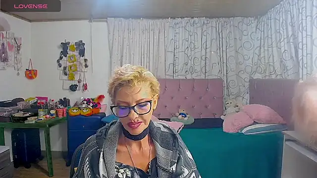 isabella-lips007