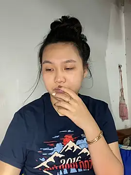 Almira6868 webcam