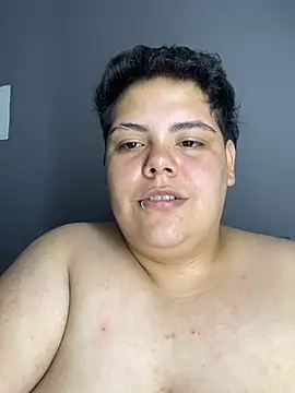 Hailey_Curvy webcam