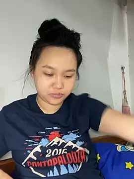 Almira6868 webcam
