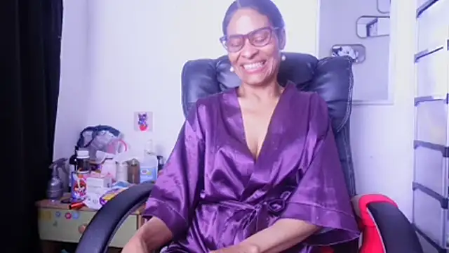 Aries_Mature live webcam