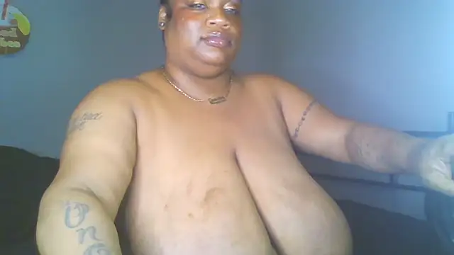 NaughtyHottieBBW live cam