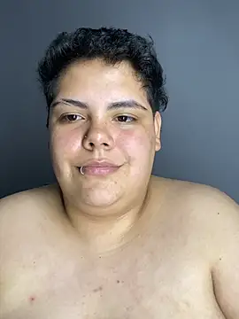 Hailey_Curvy webcam