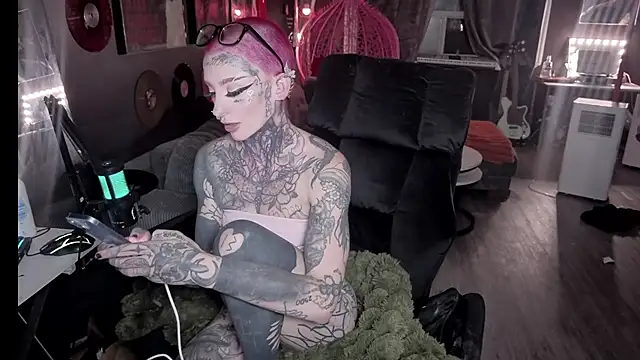 bambitatted webcam