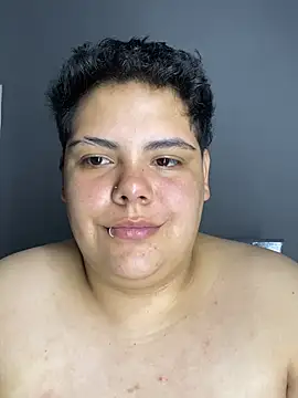 Hailey_Curvy webcam