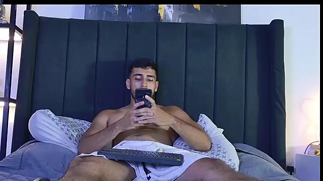 muscle_ares webcam