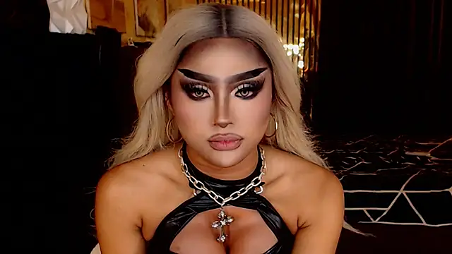 MassiveCockTrans webcam