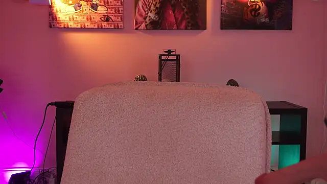 AzraReign webcam