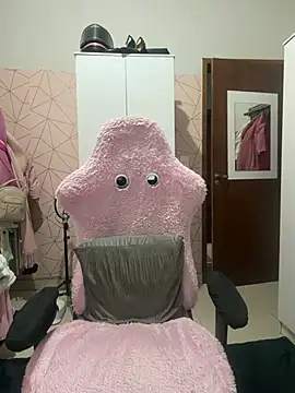 Irresistible37 webcam