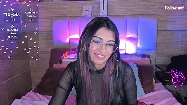 mia_devine_ webcam
