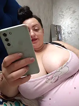 AMYRA_HOT webcam