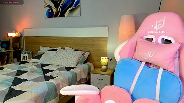 Maya_Campbell webcam