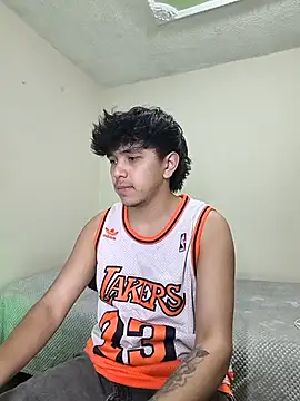 Thiago_Wc live cam on StripChat