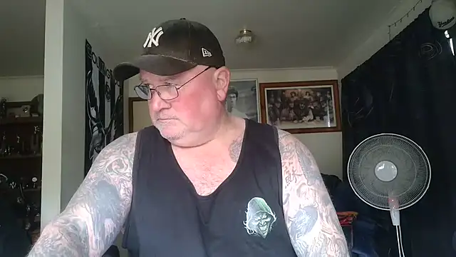 KINKYBLUEYES69 webcam