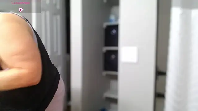 julimonroe webcam