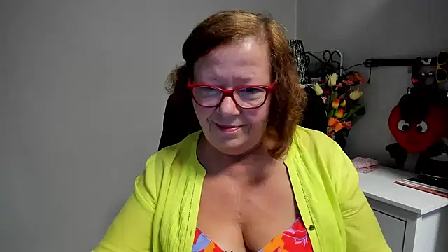 Adelewildx live cam on StripChat