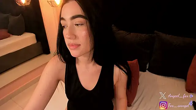 angeel_fox live cam on StripChat