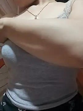 LucyyLy webcam