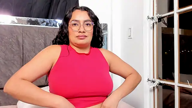 MiaKleinX live cam on StripChat
