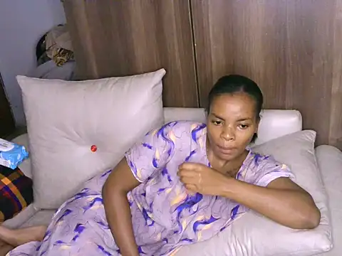 Bustycece live cam on StripChat