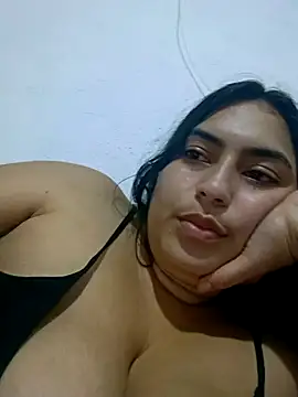 xandra252 live cam on StripChat