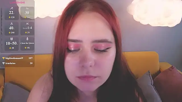 alis_platt (F young) - flash titties