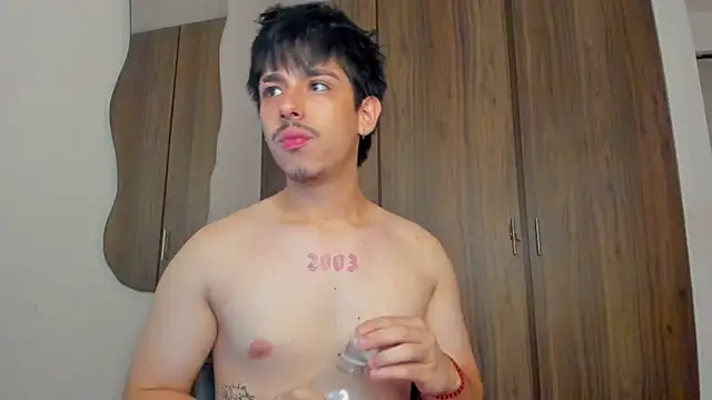Maximo_Miller webcam