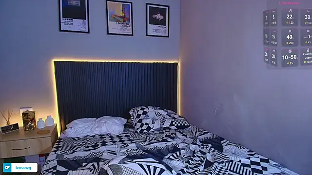 Leo_Savage_ webcam