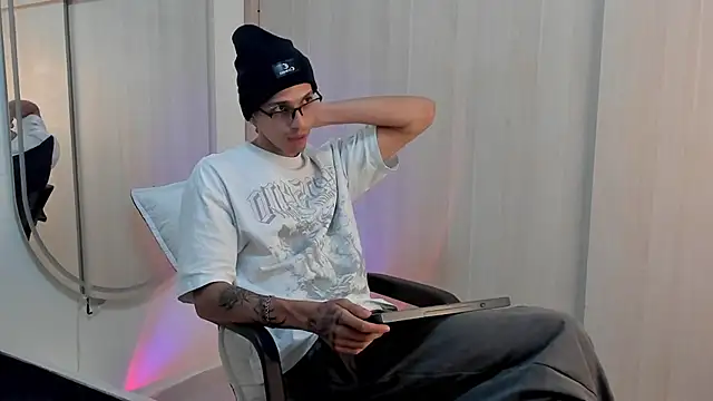 mheysam_youngerx - Mheysam_Youngerx's free webcam - UK Sex Cams
