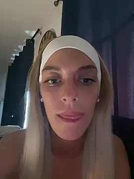 Bellalolahot live webcam show
