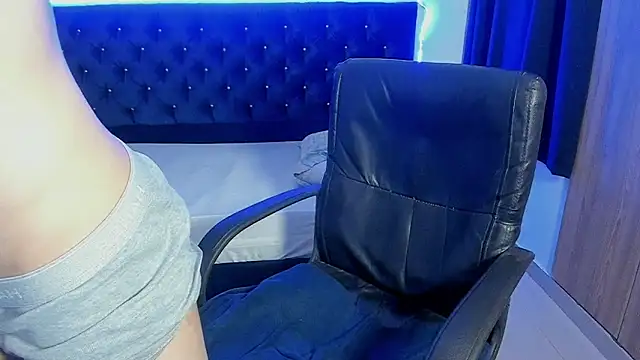 Josy_11 live webcam show