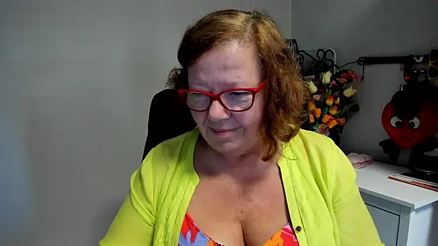 Adelewildx live cam on StripChat