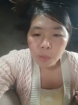 quynhkoolbae webcam