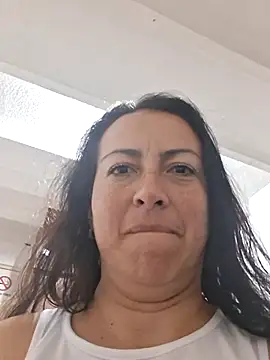 Lauryn_Jones live cam on StripChat