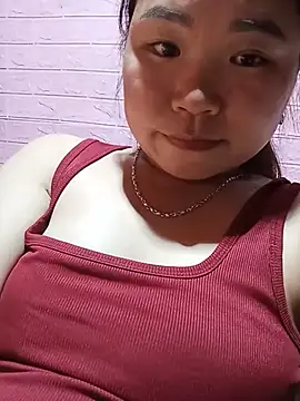 Linh-miulu live cam on StripChat