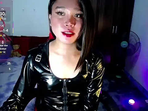 sofiathe1st live cam on StripChat