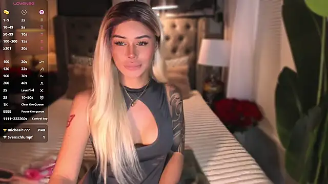 ParisianDoll live webcam show