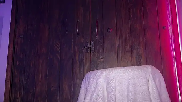 mcklister_kinky_feets webcam