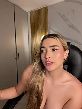 kyliejoness webcam